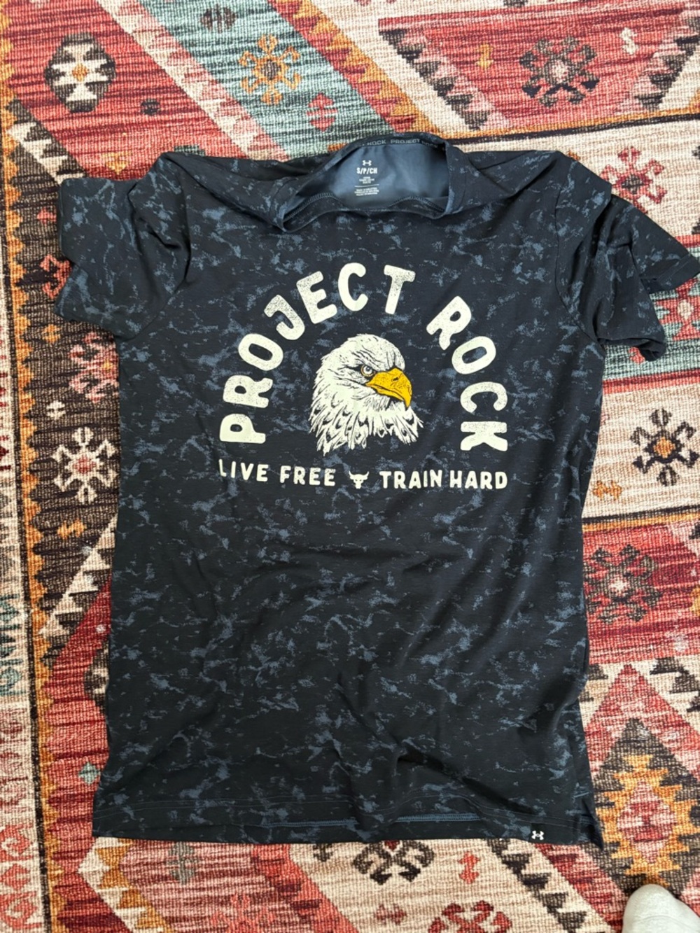 Men’s small under armour project rock Tee